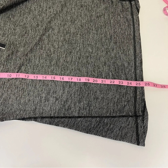 Old Navy Active Shirt Womens Size Large Black Gray Striped Pullover Long Sleeve - Picture 8 of 8